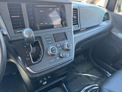 2015 Toyota Sienna SE 8 Passenger