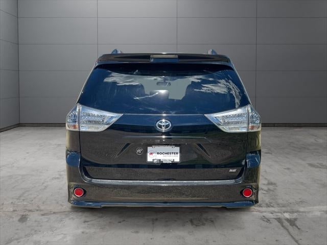 2015 Toyota Sienna SE 8 Passenger