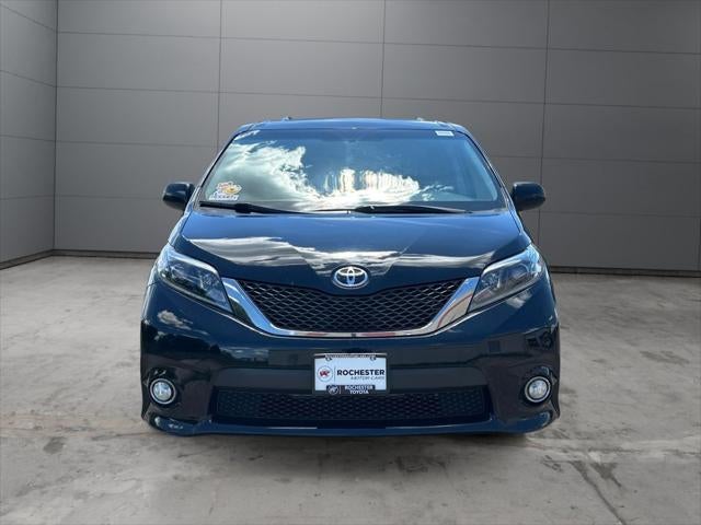 2015 Toyota Sienna SE 8 Passenger