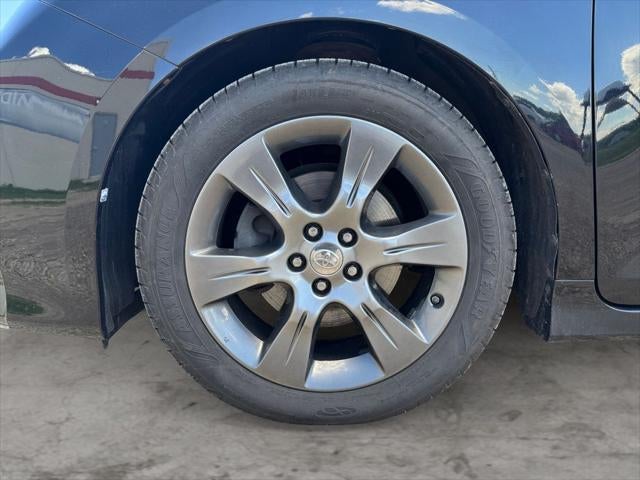 2015 Toyota Sienna SE 8 Passenger
