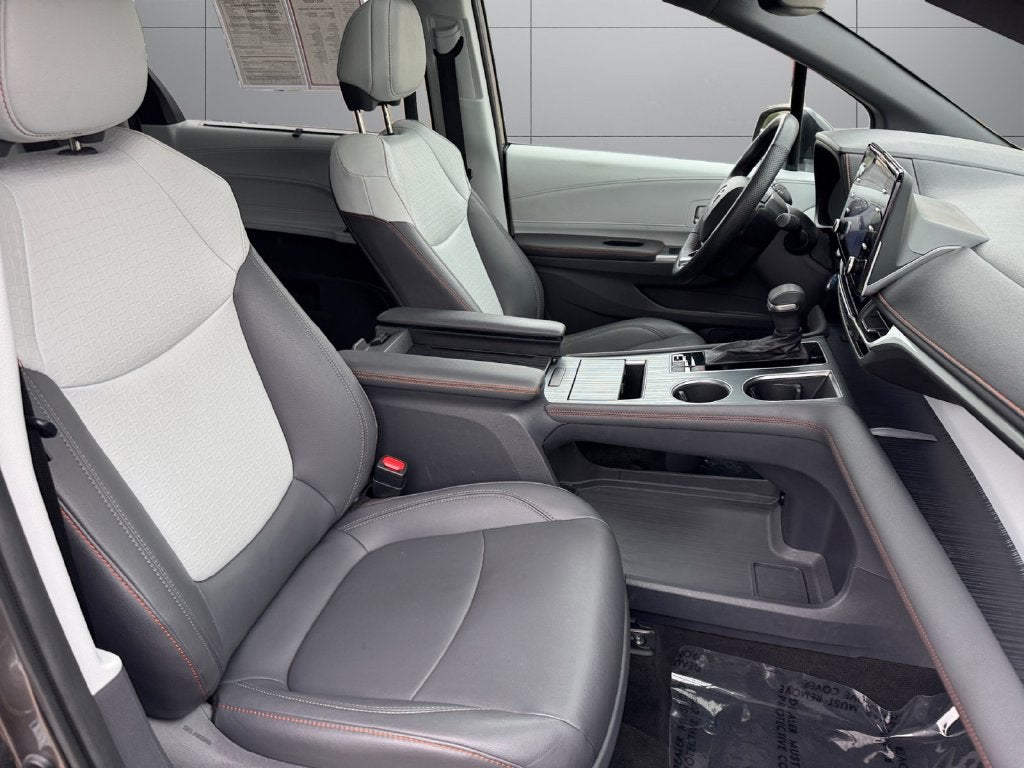 2021 Toyota Sienna XSE 7 Passenger