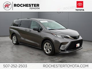 2021 Toyota Sienna XSE 7 Passenger