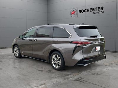 2021 Toyota Sienna XSE 7 Passenger