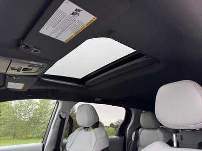 2021 Toyota Sienna XSE 7 Passenger