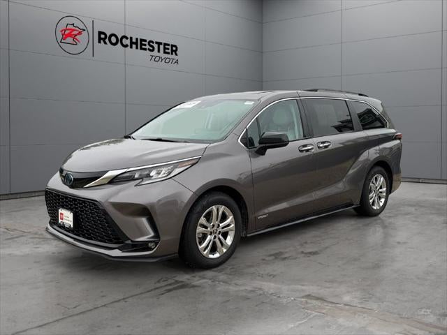 2021 Toyota Sienna XSE 7 Passenger