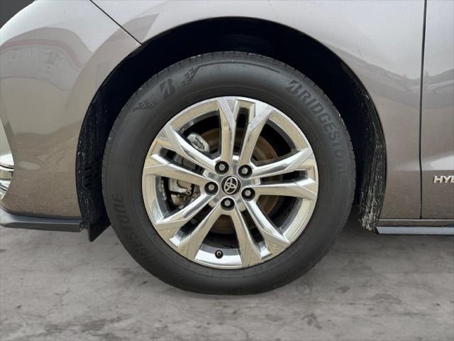 2021 Toyota Sienna XSE 7 Passenger