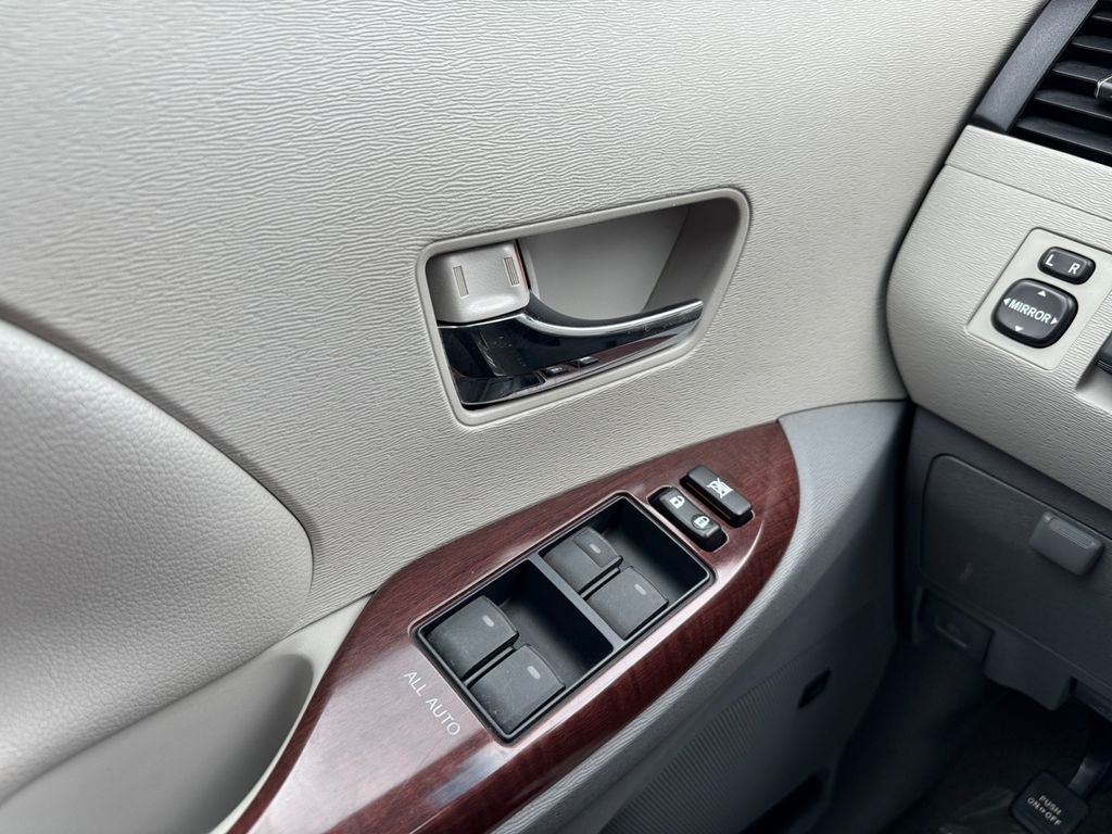 2011 Toyota Sienna XLE FWD