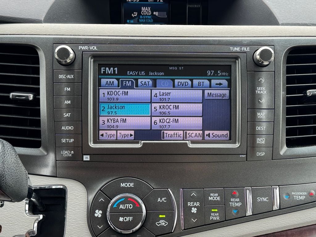 2011 Toyota Sienna XLE FWD