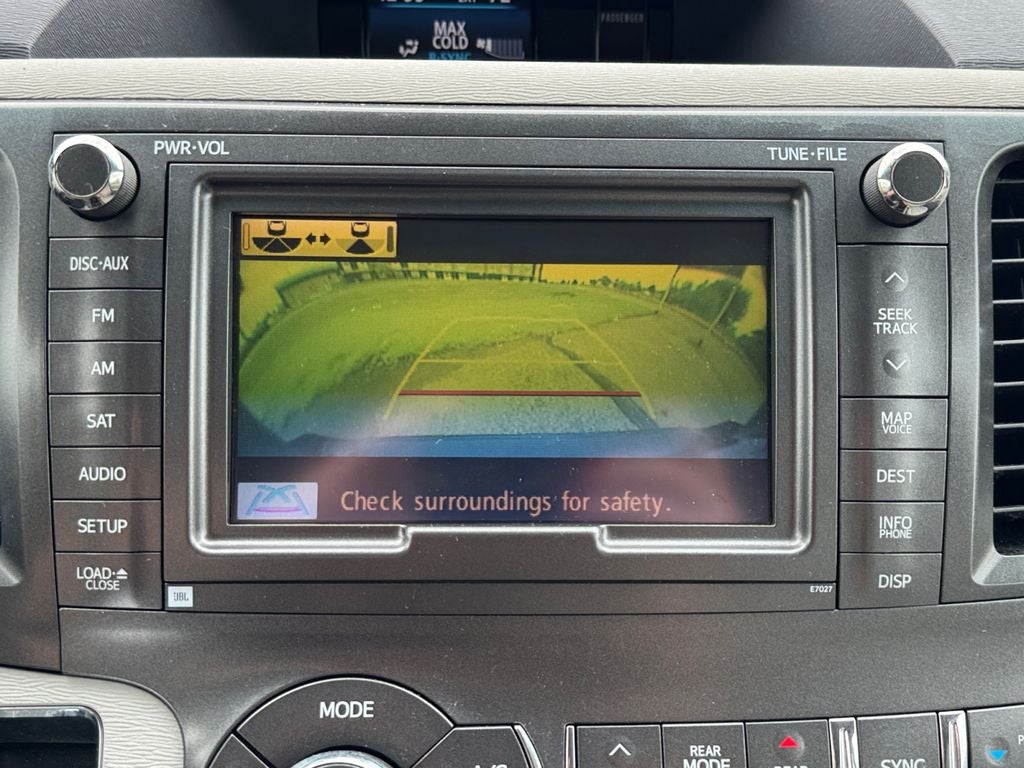 2011 Toyota Sienna XLE FWD