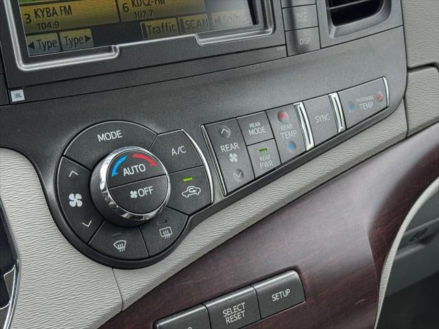 2011 Toyota Sienna XLE FWD