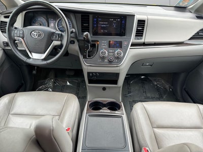 2015 Toyota Sienna XLE 8 Passenger