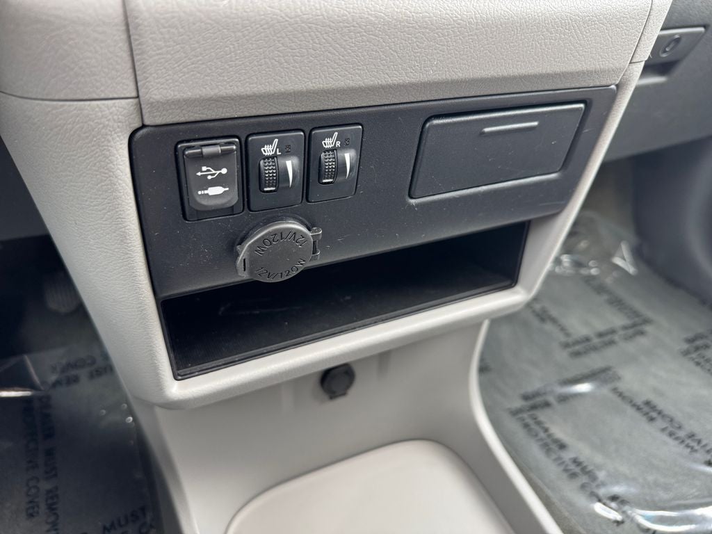 2015 Toyota Sienna XLE 8 Passenger