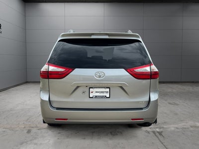 2015 Toyota Sienna XLE 8 Passenger