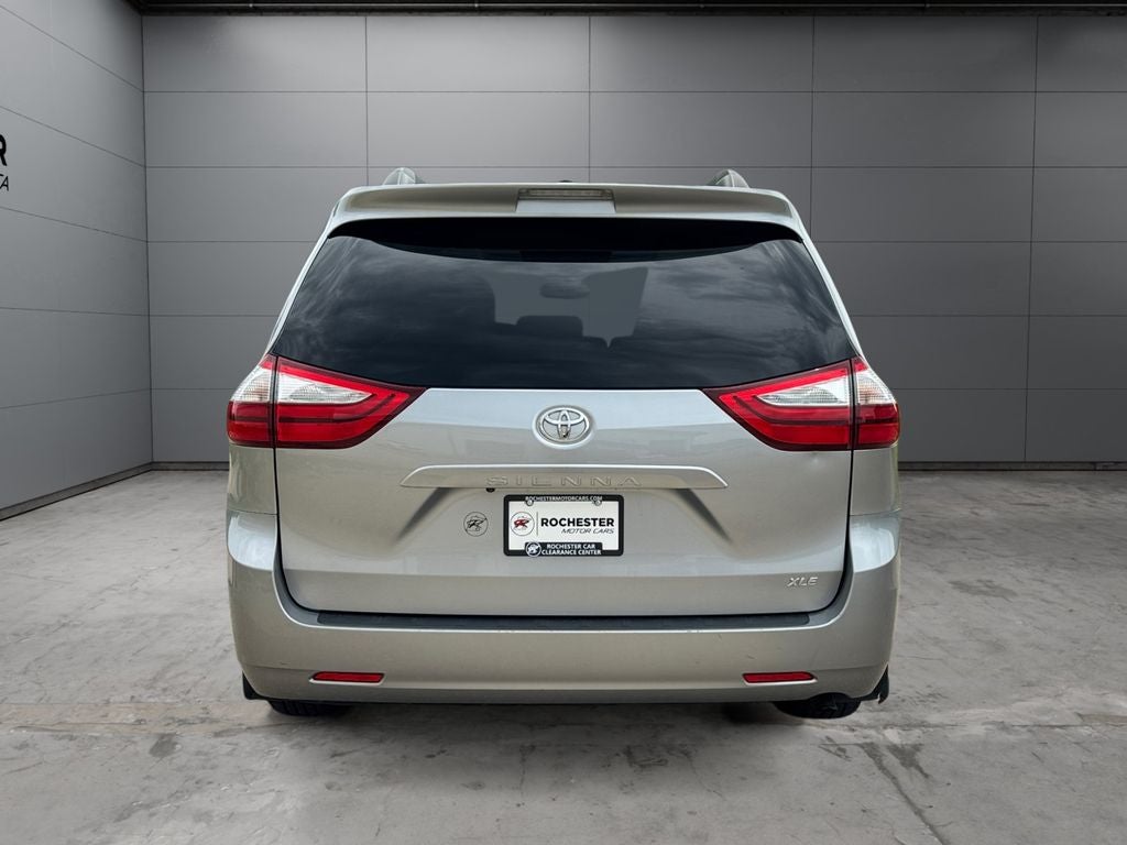 2015 Toyota Sienna XLE 8 Passenger