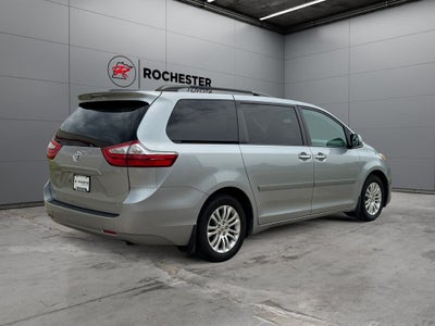 2015 Toyota Sienna XLE 8 Passenger