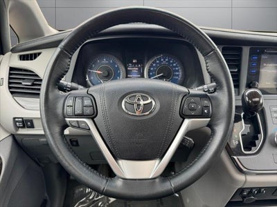2015 Toyota Sienna XLE 8 Passenger