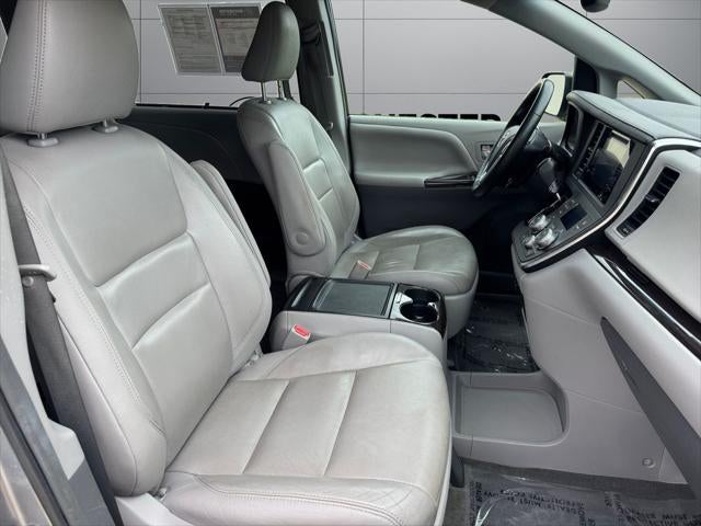 2015 Toyota Sienna XLE 8 Passenger