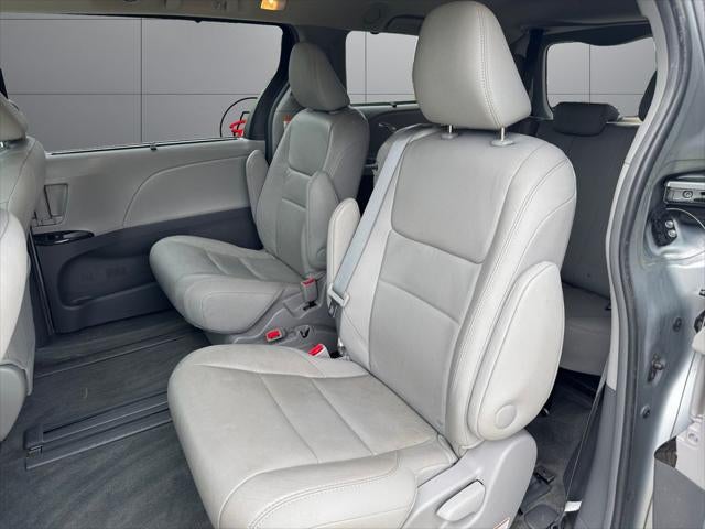 2015 Toyota Sienna XLE 8 Passenger