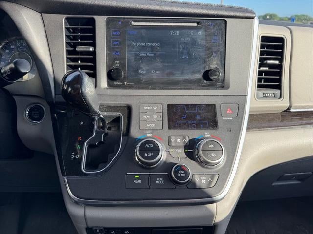 2015 Toyota Sienna XLE 8 Passenger