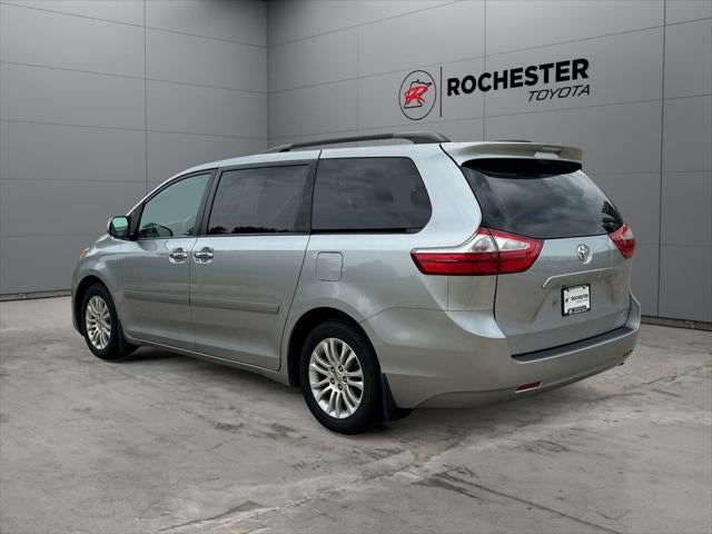 2015 Toyota Sienna XLE 8 Passenger
