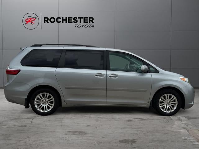 2015 Toyota Sienna XLE 8 Passenger