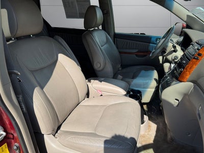 2010 Toyota Sienna XLE FWD