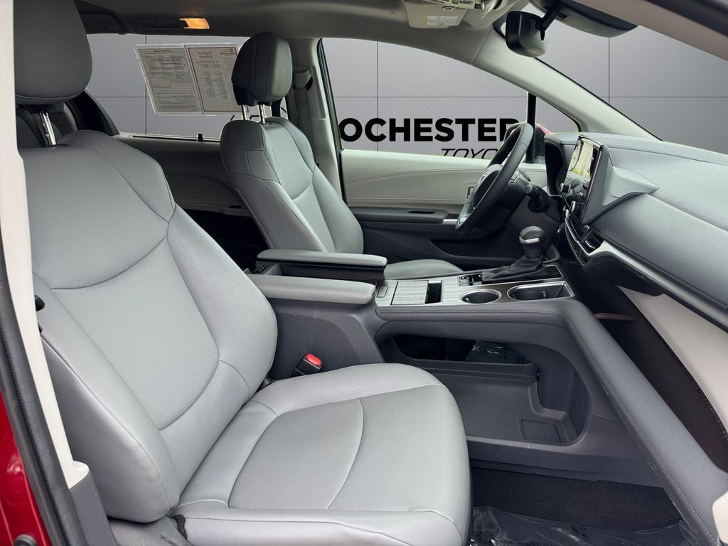 2023 Toyota Sienna XLE 7 Passenger