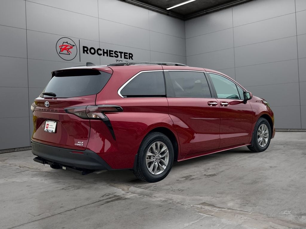 2023 Toyota Sienna XLE 7 Passenger