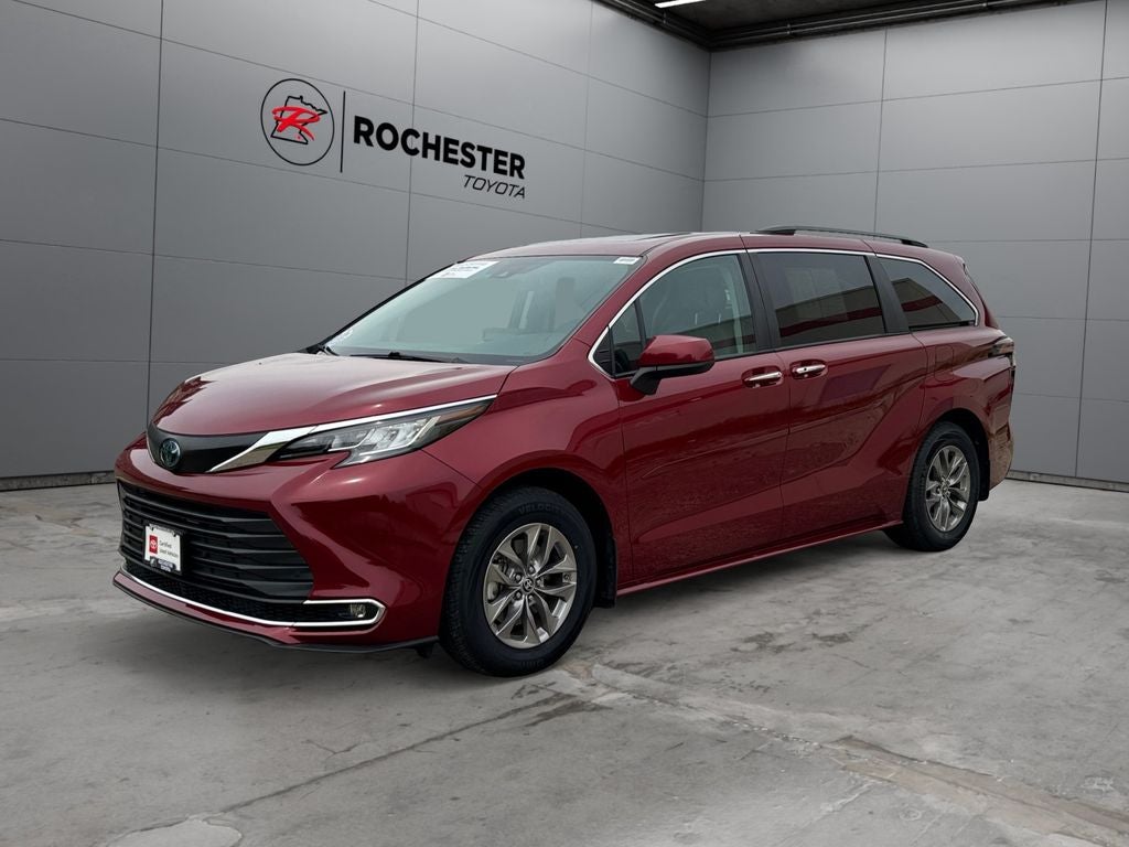 2023 Toyota Sienna XLE 7 Passenger