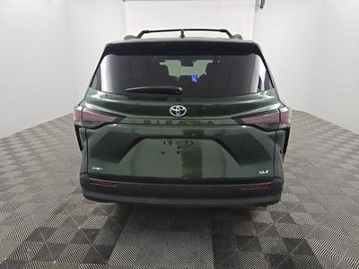 2025 Toyota Sienna XLE 8 Passenger