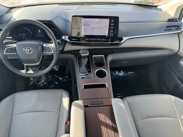 2024 Toyota Sienna XLE 8 Passenger