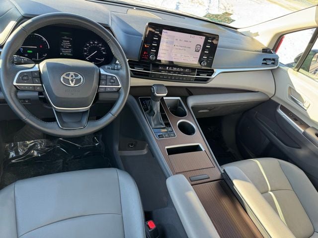 2024 Toyota Sienna XLE 8 Passenger