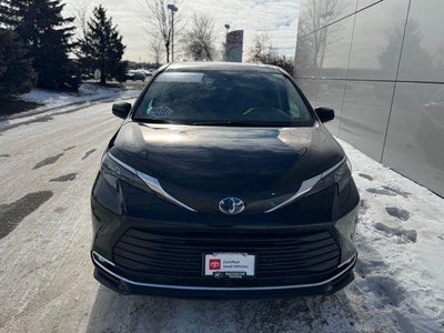 2024 Toyota Sienna XLE 8 Passenger
