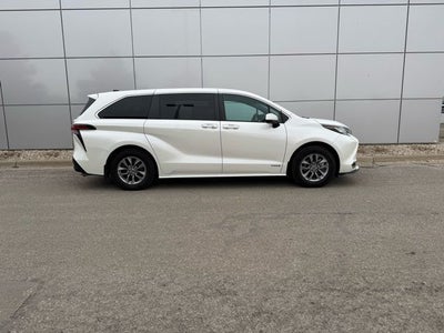 2021 Toyota Sienna XLE 7 Passenger