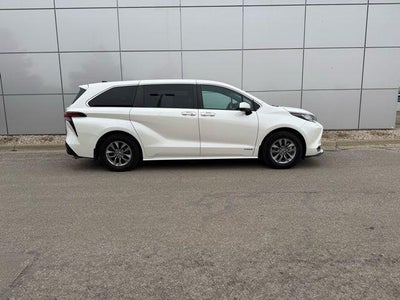 2021 Toyota Sienna XLE 7 Passenger