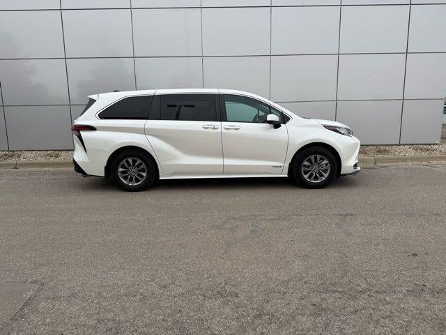 2021 Toyota Sienna XLE 7 Passenger