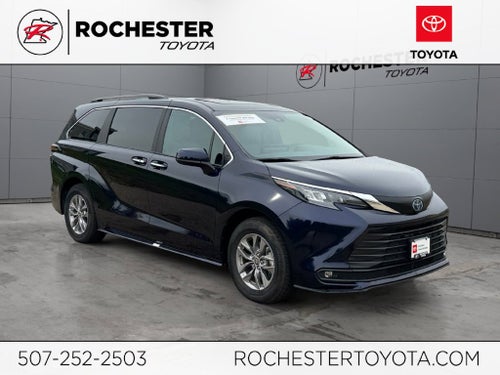 2025 Toyota Sienna XLE 8 Passenger