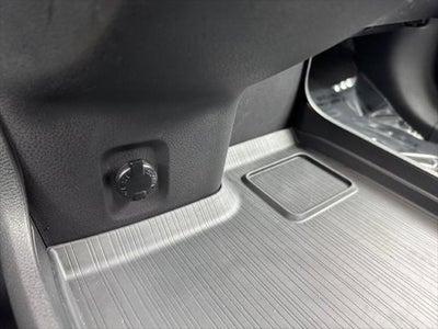 2025 Toyota Sienna XLE 8 Passenger