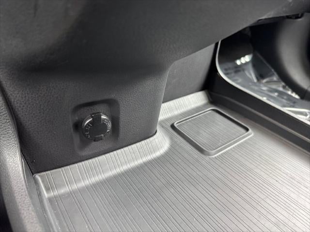 2025 Toyota Sienna XLE 8 Passenger