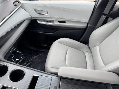 2025 Toyota Sienna XLE 8 Passenger