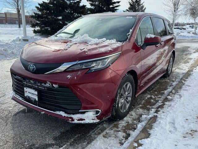 2021 Toyota Sienna XLE 7 Passenger