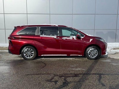 2021 Toyota Sienna XLE 7 Passenger