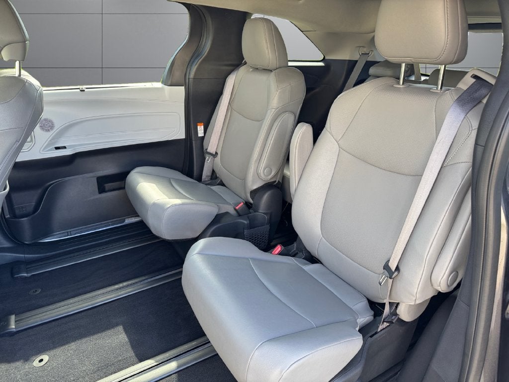 2025 Toyota Sienna XLE 7 Passenger