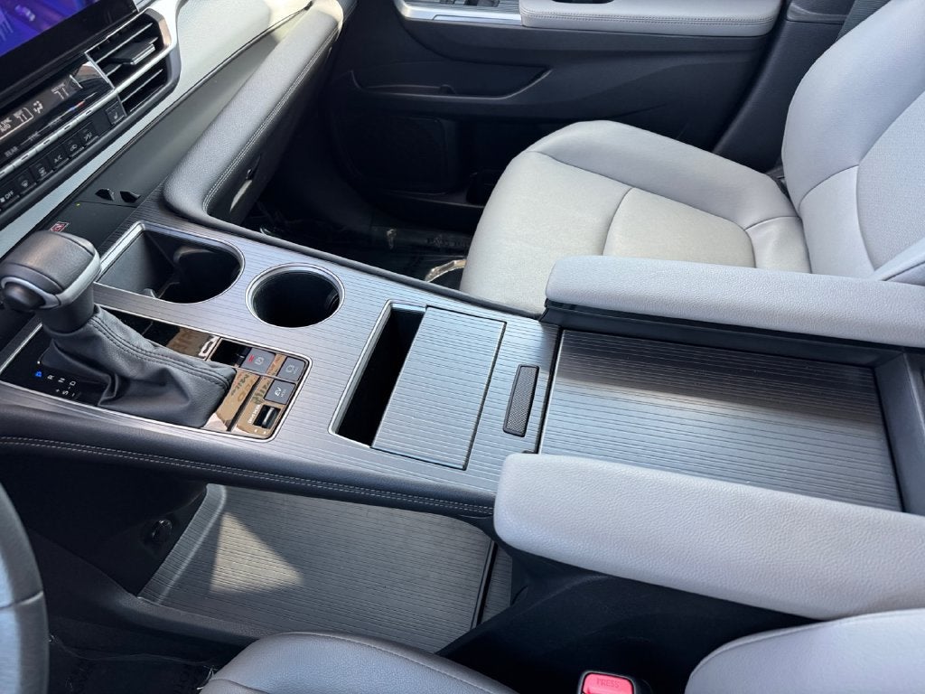 2025 Toyota Sienna XLE 7 Passenger