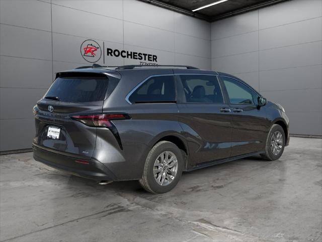 2025 Toyota Sienna XLE 7 Passenger