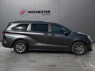 2025 Toyota Sienna XLE 7 Passenger