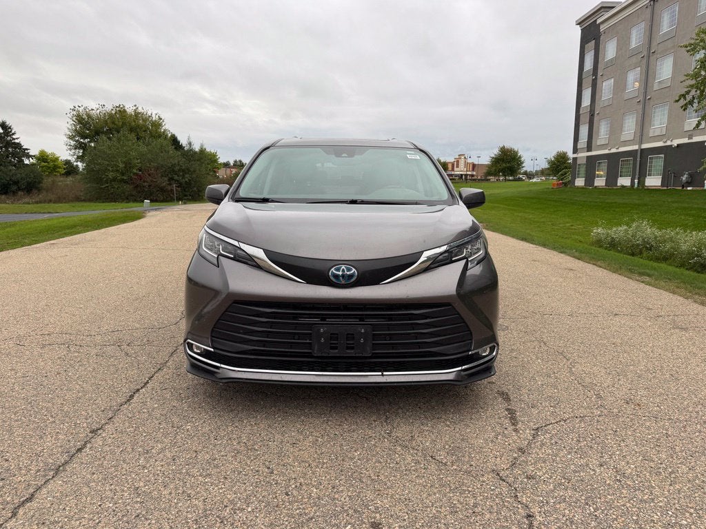 2023 Toyota Sienna XLE 7 Passenger