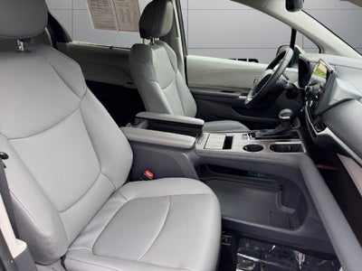 2023 Toyota Sienna XLE 7 Passenger