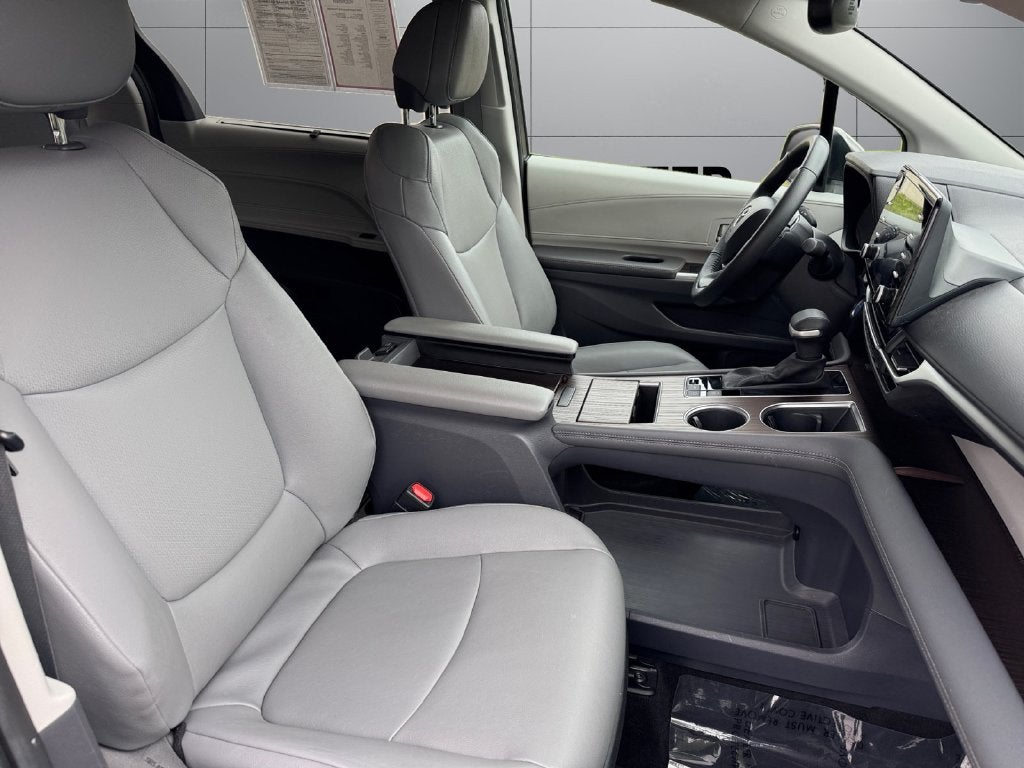 2023 Toyota Sienna XLE 7 Passenger