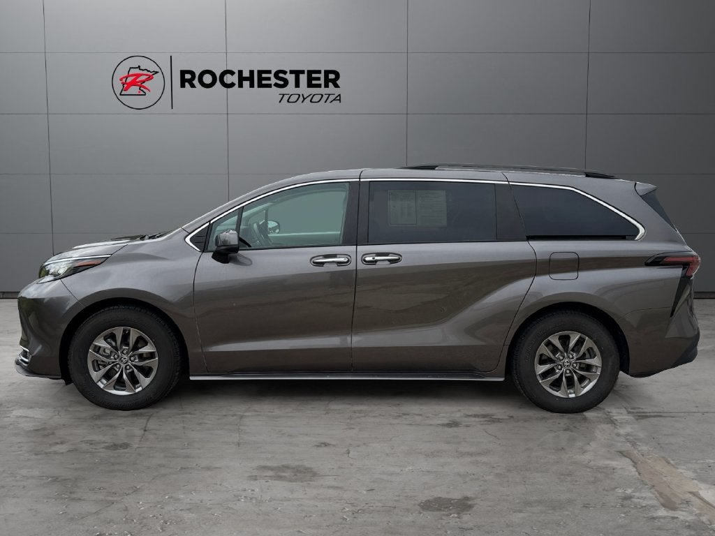 2023 Toyota Sienna XLE 7 Passenger
